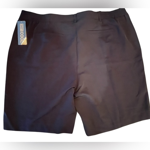 ⛳️NWT 32 degrees women’s size 18 navy blue shorts. 9” inseam - Picture 4 of 9